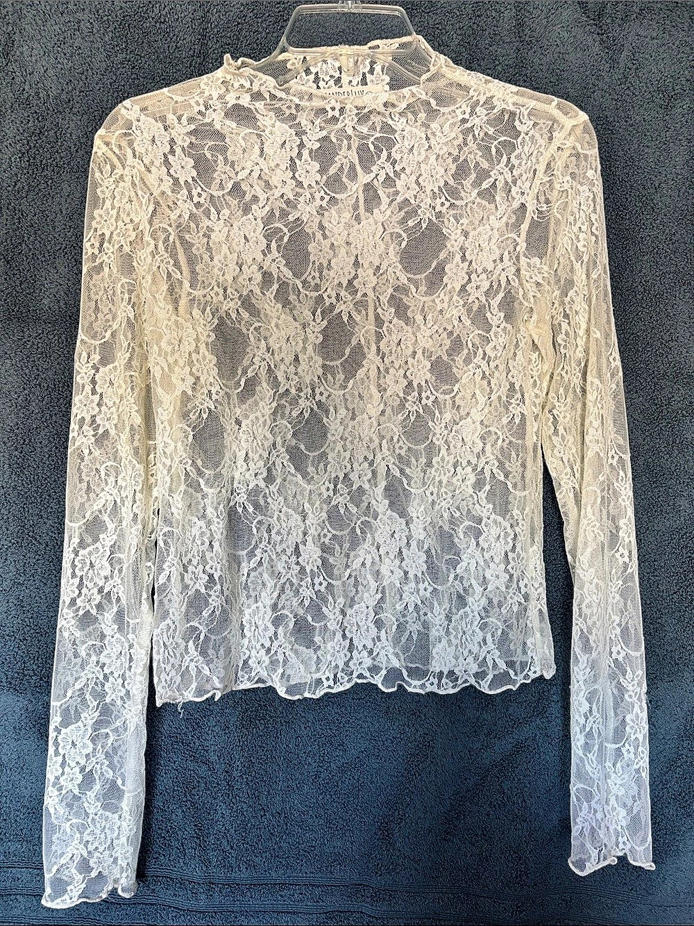 Wanderlux Long Sleeve Floral Lace Top in White Like New, Size M